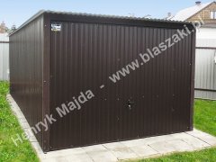 czarny garaż 3x5 z dachem ze spadem na tył